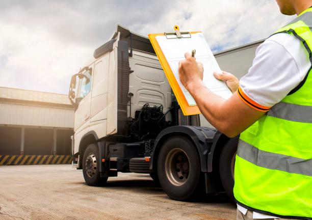Roadside freight inspection with a digital document checklist